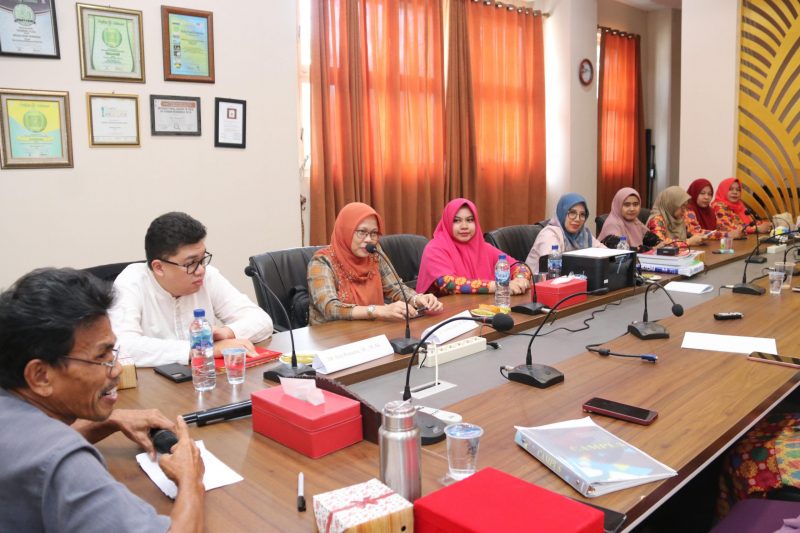 Tim Asesor Lembaga Akreditasi Mandiri Ekonomi Manajemen Bisnis dan Akuntansi (LAMEMBA) melakukan kegiatan asesmen dalam rangka akreditasi Prodi S-1 Akuntansi UUI di Gedung UUI, Desa Tibang, Banda Aceh pada 29 Oktober – 1 November 2023.