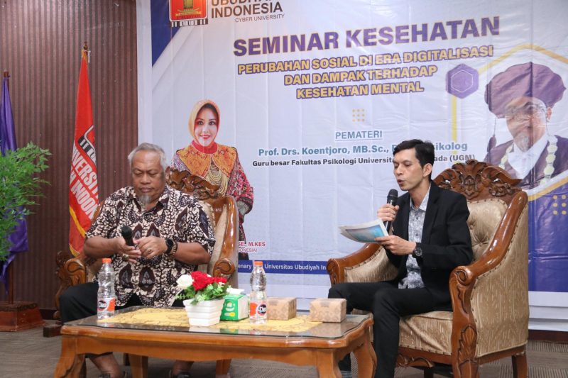 Guru Besar Universitas Gadjah Mada Prof Drs Koentjoro MBSc PD Psikolog mengisi seminar kesehatan di Plenary Hall Universitas Ubudiyah Indonesia (UUI), Banda Aceh, Senin (4/2/2023).